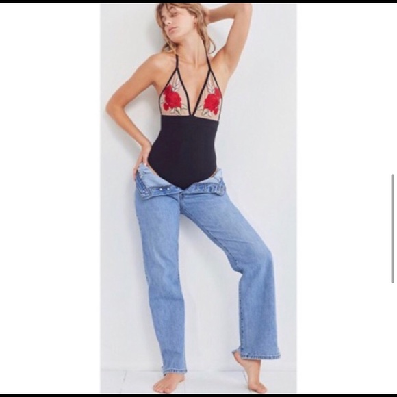 Urban outfitters Embroidered Rose Bodysuit S-NWT - Picture 4 of 9